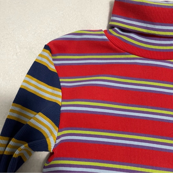 RAGGED JEANS FIGURE TOP - Picture 10 of 14